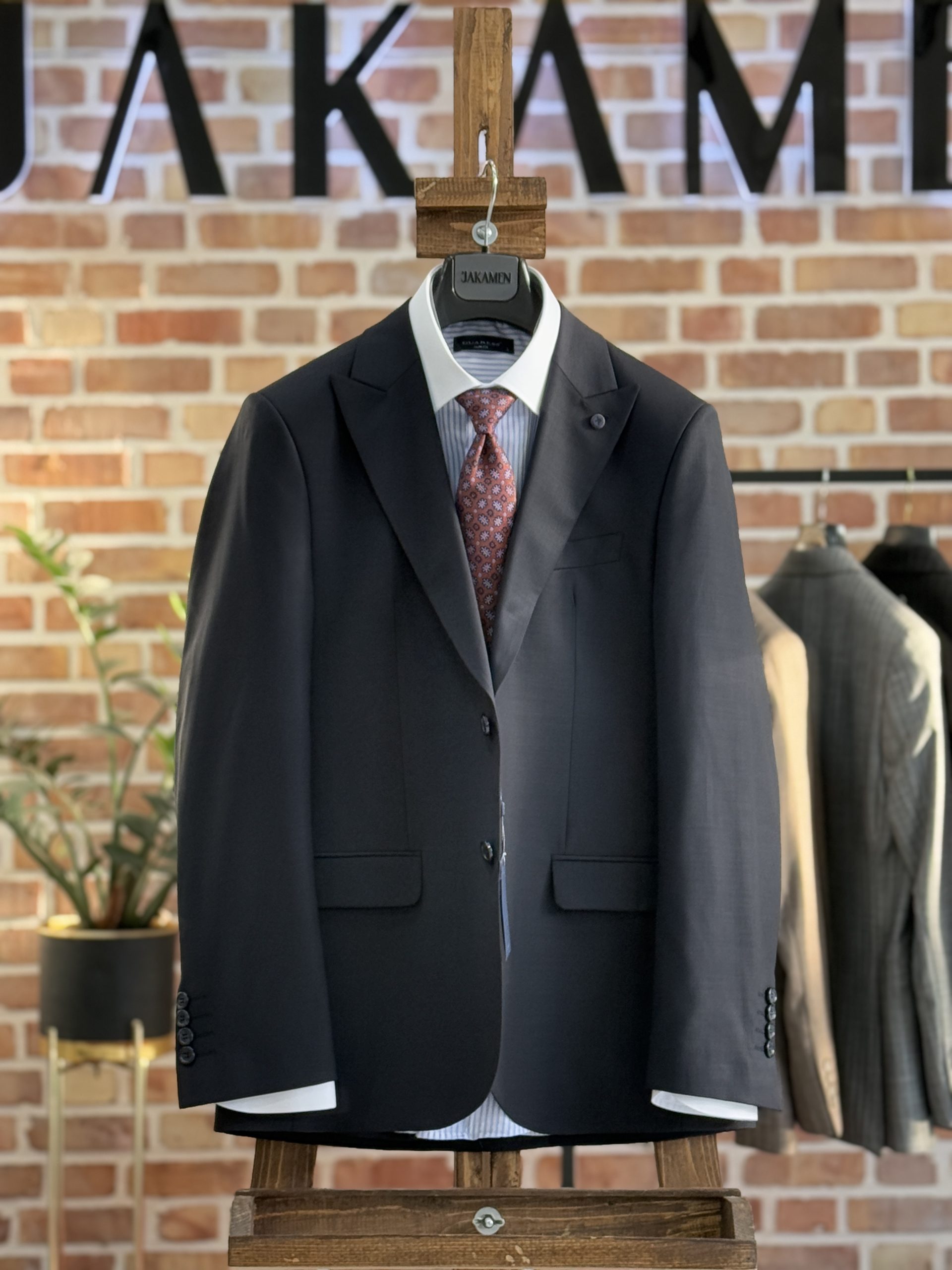 کت و شلوار ژاکامن با پارچه Vitale Barberis ایتالیا